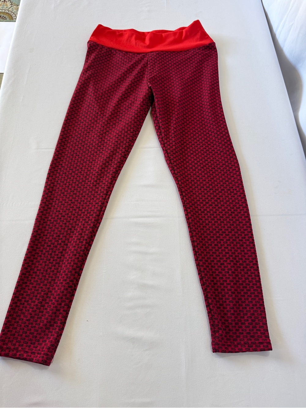 Red Honeycomb Scrunch Butt Leggings Size S